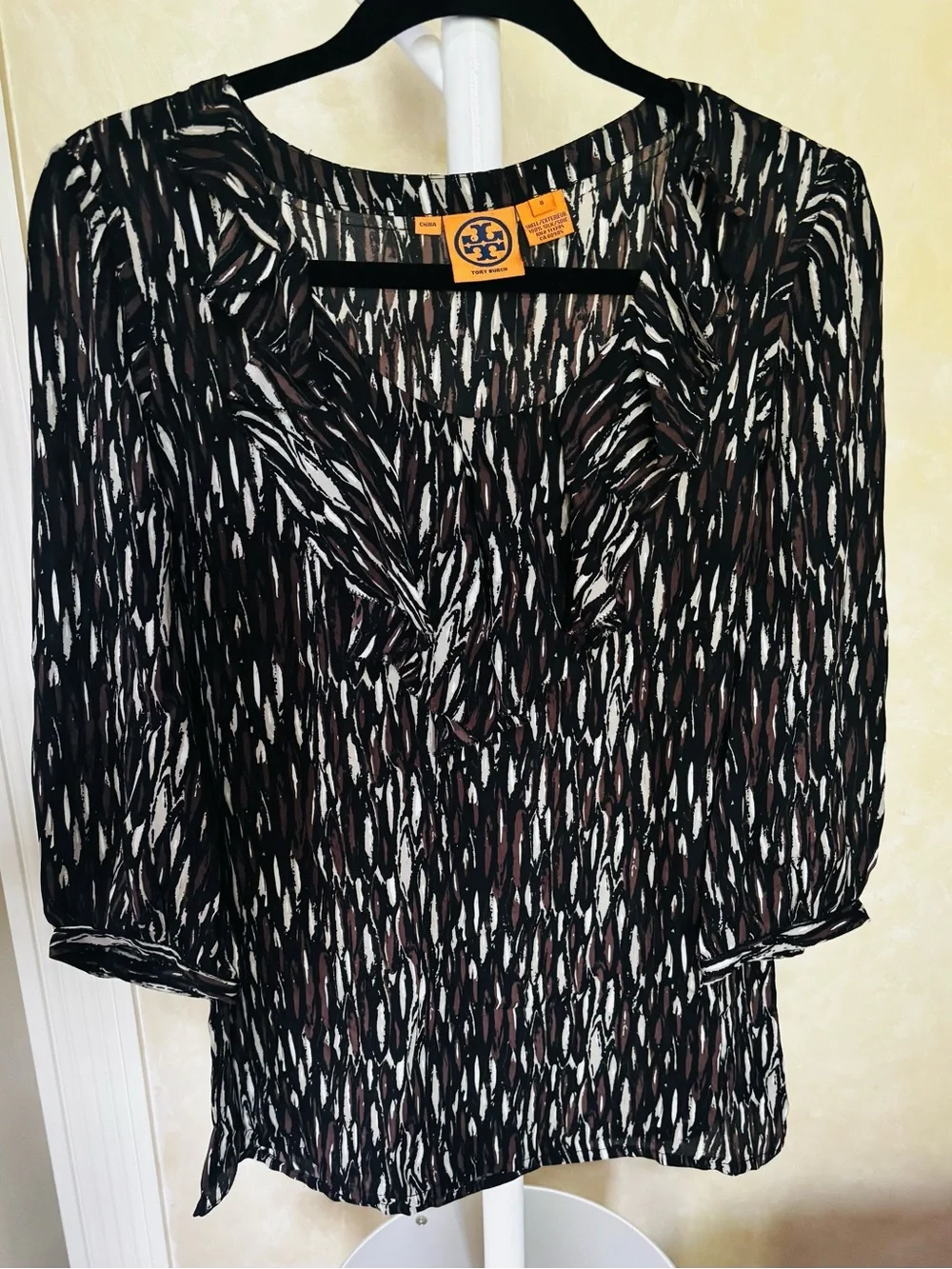 Tory Burch 100 % Silk Black & Brown Abstract Print Ruffle Neck Blouse